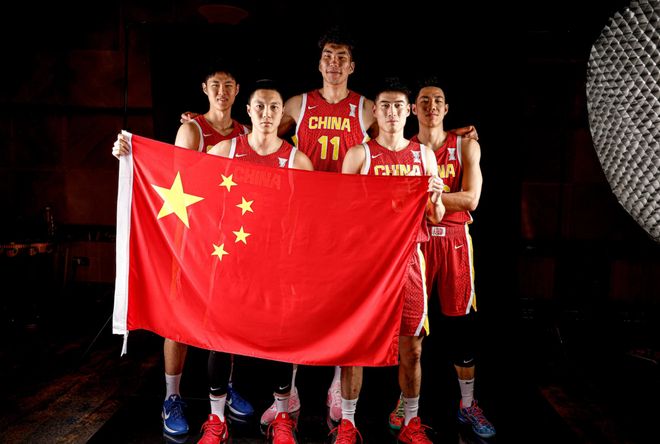 還在等周琦？中國男籃明天首秀，12人名單疑似出爐