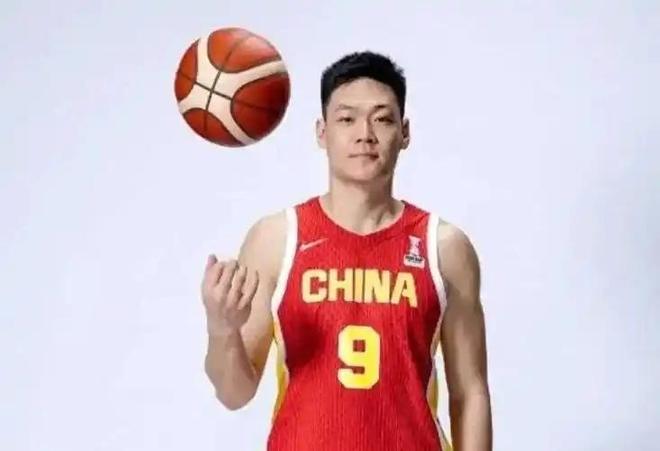 仅3人打过亚洲杯，中国男篮很难夺冠！23点央5直播，进4强就达标