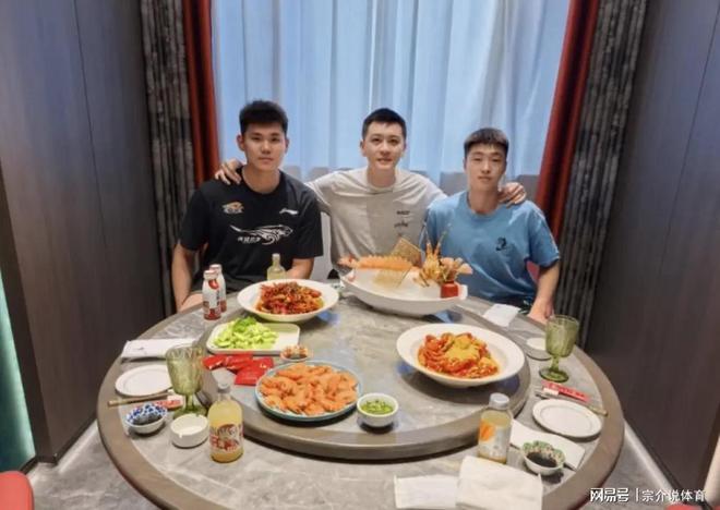 辽宁队正式表态，杨鸣重磅发文，禁赛二人有下家了，球迷感动