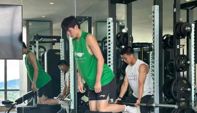 杨瀚森缺席亚洲杯获官方放行，中国男篮开启“留洋”新征程