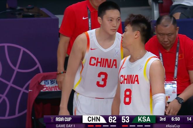 中国男篮首胜：余嘉豪15+7，胡金秋罚球9中2，赵睿爆发19分