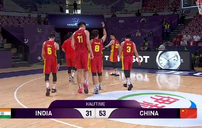 31分狂胜！中国男篮疯狂一战：胡明轩飙5三分，王俊杰高效5中5