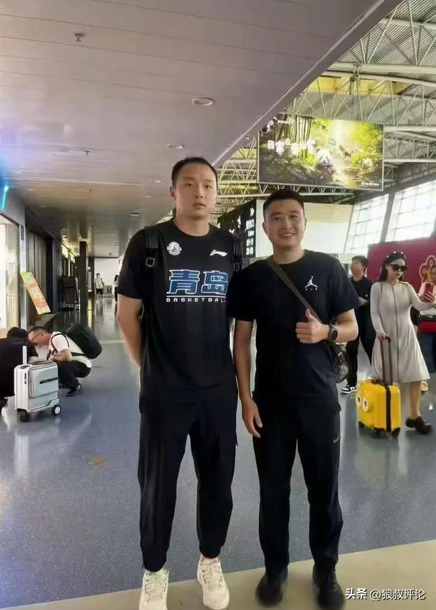 离开浙江男篮板上钉钉？网友偶遇王奕博身穿青岛训练服