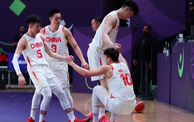 男篮最大收获！两场比赛13中9极为高效 小将球商+情商俱佳