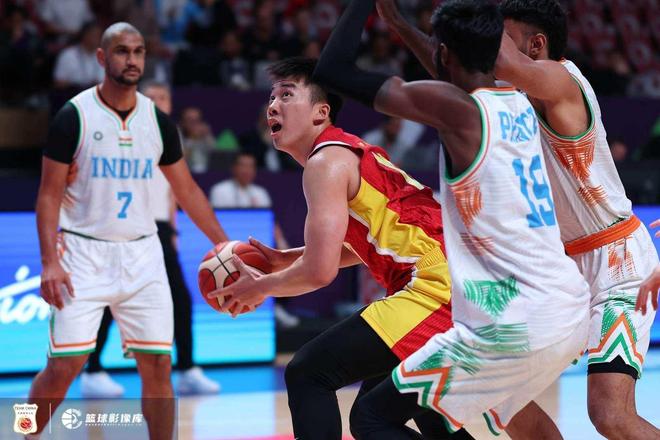 首次出战亚洲杯对王俊杰是挑战也是机会 他是今夏中国队最大发现