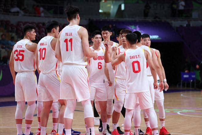 时隔10年3战全胜，中国男篮直通前八！避开强敌手握3优势冲击前四