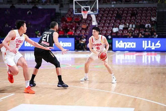 82-43，狂胜39分！亚洲第4杀疯了，日本队欲哭无泪，难进8强！