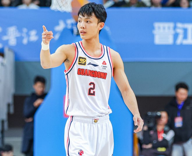 杜锋头大了！徐杰被曝赌球 防守悍将加盟首钢 徐昕想申请交易走人