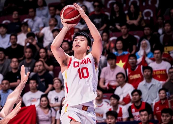 男篮79-71淘汰韩国迎3喜1忧！王俊杰+2广厦球员太好使，后场瑕疵