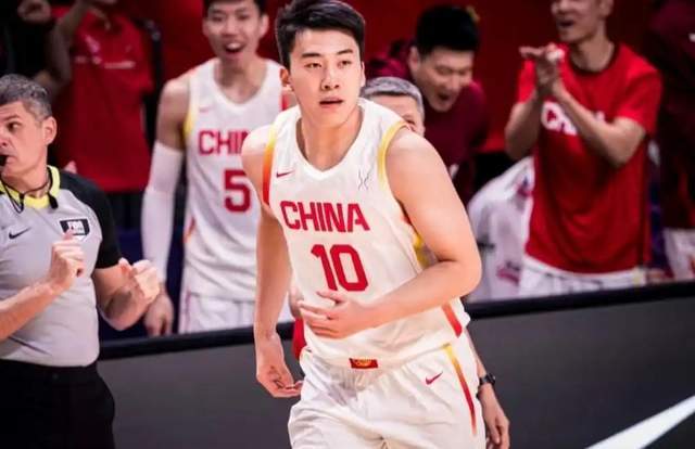 重返四强！男篮小将完美发挥助球队取胜 未来真值得期待