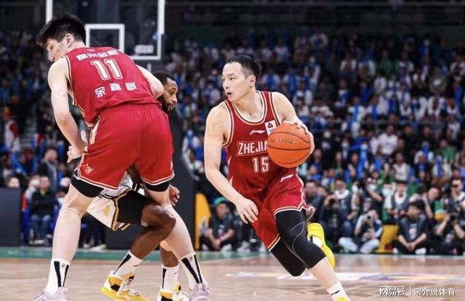CBA又闹出大笑话，顶级球员面临无球可打，中国篮协出面也没用