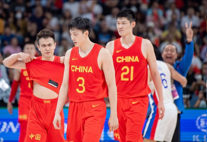 韩媒主动认怂！承认与中国队有差距，提醒韩国男篮需警惕中国3人