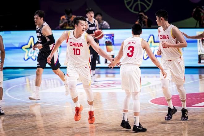 中国男篮时隔10年重返亚洲杯四强，上一次最终夺冠