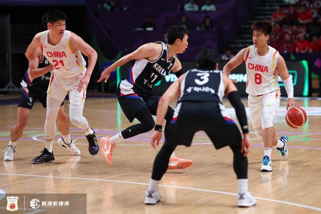 亚洲杯-王俊杰21+8 胡金秋23+11 中国男篮力克韩国挺进四强！