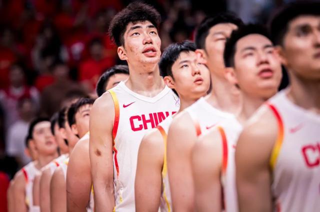 男篮拿下韩国进四强，这球解气！