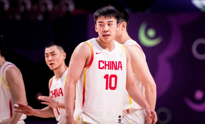 无缘复仇黎巴嫩，男篮半决赛迎强强对话，三人发挥决定比赛走向