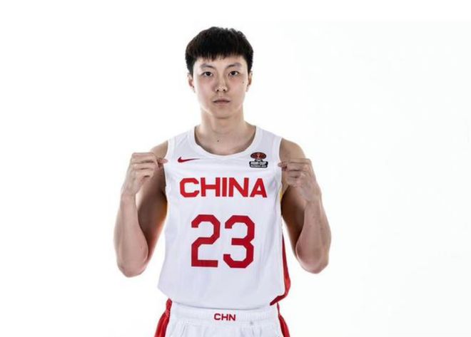 男篮赢球他却开心不起来！7投0中，正负值-11