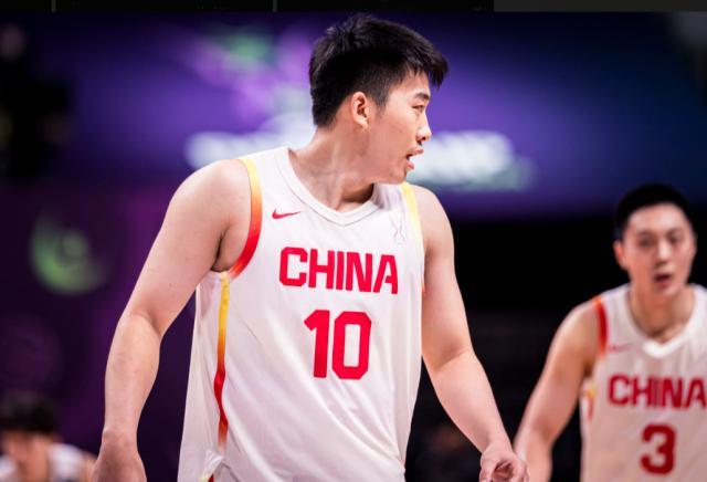 不怯场！20岁王俊杰砍21分 男篮未来4号位答案？