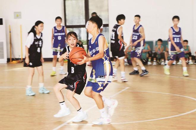 国篮名将进校园点燃少年篮球梦
