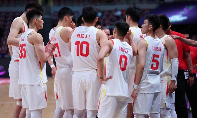 中国男篮赢球却揪出最大毒瘤！全场7中0，三分5中0，他打太差了