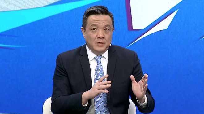 争议！杨健：单节罚球17分，同样的动作，但吹罚结果不一样