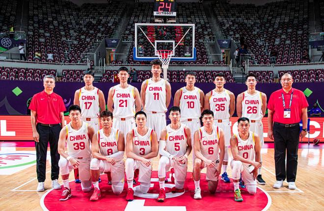 时隔10年再登决赛舞台，中国男篮队史第18次闯进亚洲杯决赛