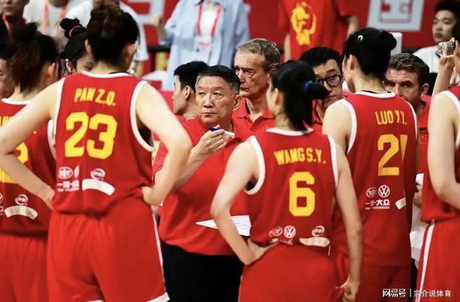 不留情面！中国女篮最新大名单揭晓，老将全部淘汰，李梦彻底没戏