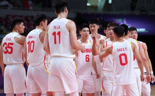 中国男篮时隔十年再度挺进亚洲杯决赛，细节显示郭士强功不可没