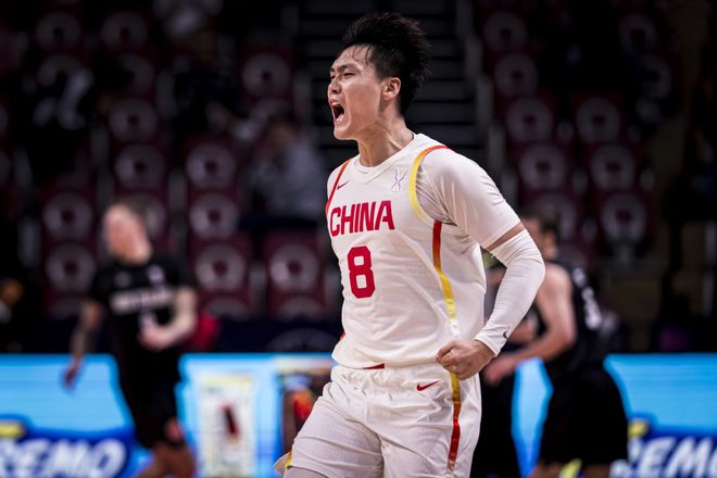 FIBA官方预热亚洲杯男篮决赛：赵睿PK加洛韦 内线对决成冲冠X因素