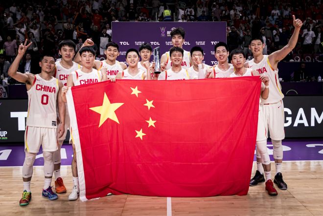 中国男篮vs澳大利亚前瞻：冲第17冠欲阻对手3连冠 能否创奇迹？