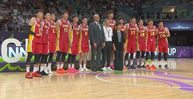 李根：中国男篮已经从低谷中走出来 看到了光和正确的方向