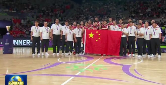 排面！中国男篮夺得银牌登上央视新闻，又看到了重新崛起的希望