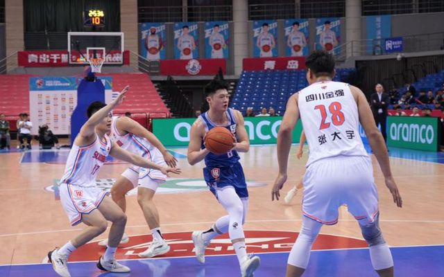CBA最新消息！郭奇芳加盟廣東，黃明依被交易，福建簽約馬鑫鑫