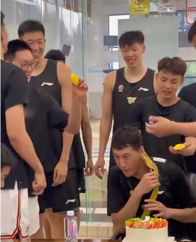 官媒动态未见徐昕上镜！媒体人：胡明轩结束亚洲杯回国后归队