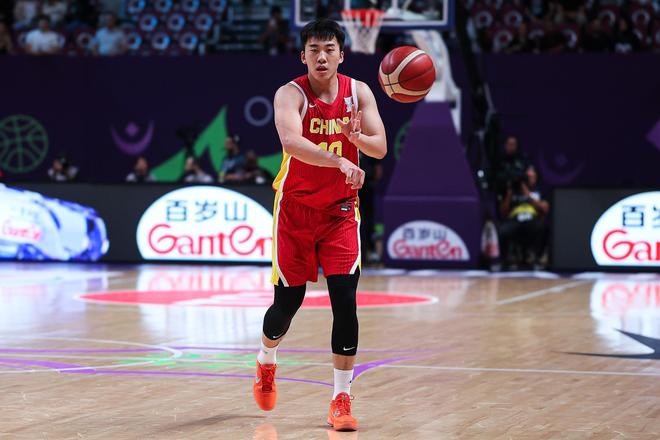 媒体人：王俊杰说明年可能会参加NBA选秀 没选上也会在海外找机会
