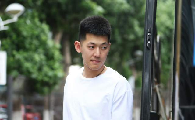 辽宁男篮续约2.14米中锋，李晓旭有望再战1年，姜宇星跟队 迎首秀