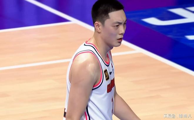 挤走胡明轩！广东队“新老大”基本敲定，杜锋亲自保驾护航！