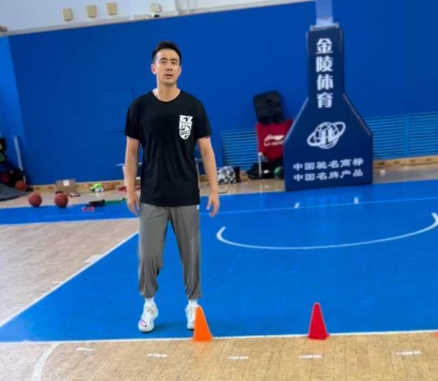 辽宁训练师晒视频！助赵继伟李晓旭恢复训练，下次热身应该能打？