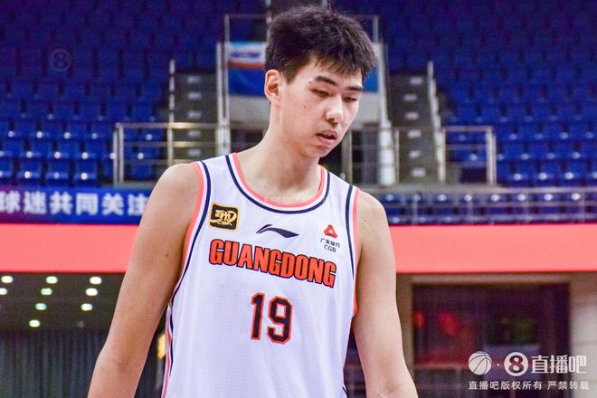 媒体人：徐昕基本无缘青岛男篮 杨金蒙确定退役