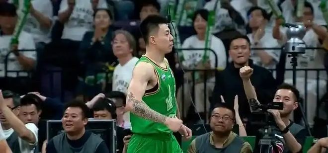 CBA转会！张镇麟即将加盟上海，广东四换一交易破产，赵睿也上桌