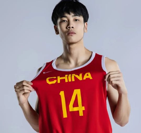 不打CBA！美国威力塔斯高中官宣张博源加盟 国青核心未来冲NBA