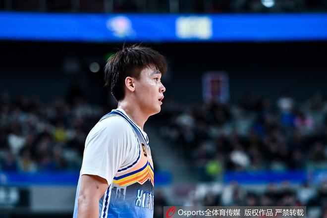 一针见血！媒体人：NBA交易硬货是首轮、年轻潜力 CBA是部分现金