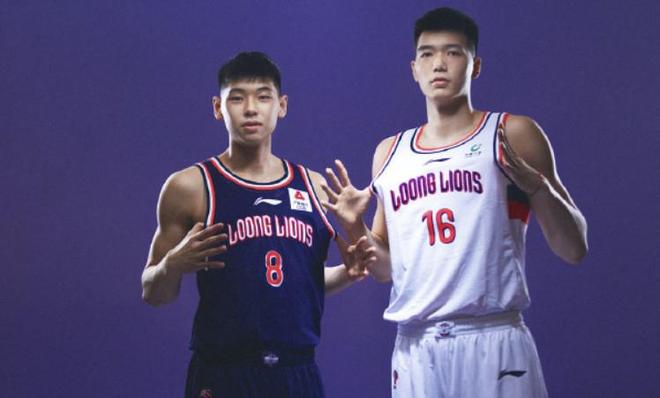 媒體人：廣東男籃送出徐昕等球員，交易得到崔永熙和焦泊喬