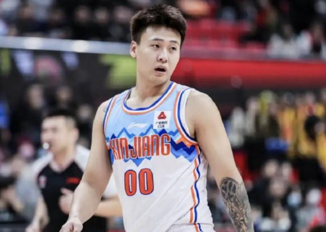 媒体人：北京、北控都很想要赵睿，但新疆第一意愿是将其留下