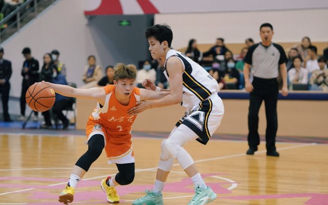 CBA热闹WCBA萧条！蒙津黑退出四川独大 张子宇+杨舒予独木难支