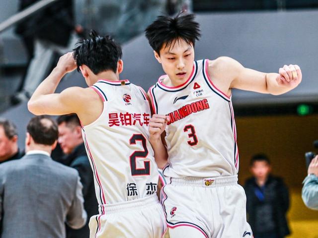 兵强马壮！广东目前阵容：小胡徐杰崔永熙萨林杰杜润旺焦泊乔领衔