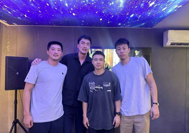CBA新消息，张镇麟抵达上海，李晓旭转型辅佐杨鸣 多队争夺萨姆纳