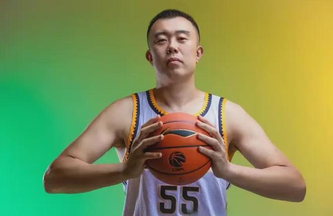 辽宁男篮新赛季14人名单出炉！韩德君退役！杨鸣大洗牌谈新目标