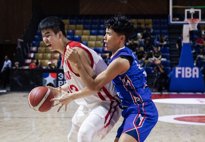 轟27+6+5！中國(guó)男籃又一15歲2米02新星崛起：新四字外援上線沖冠