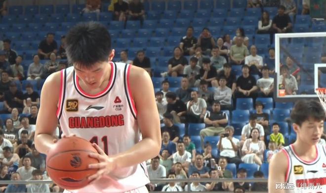 為王洪澤讓位！任駿飛退役基本敲定，力保廣東隊(duì)躺進(jìn)總決賽！